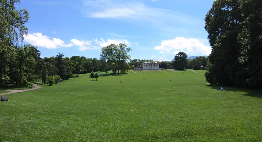Parc La Grange beautiful lakeside park in Geneva