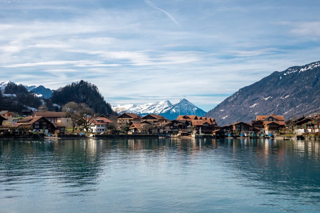 Stunning view of Lake Brienz, one of the best lakeside walks in Switzerland.