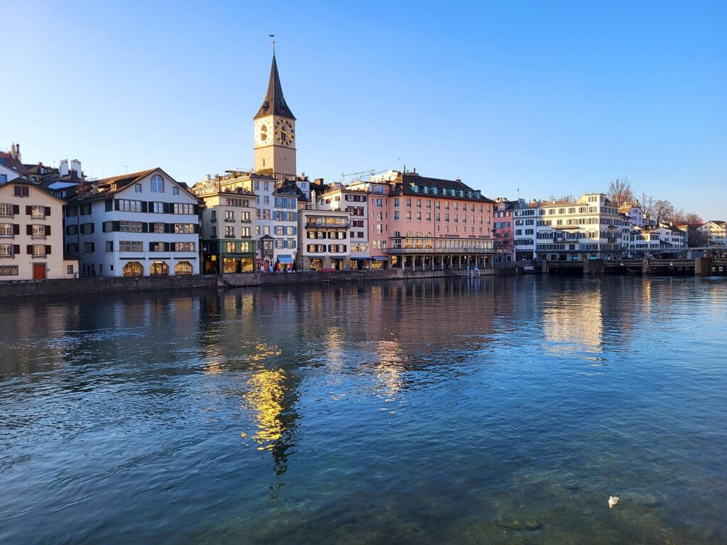 One perfect day in Zürich - city view