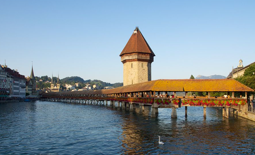 Chapel Bridge (Kapellbrücke)