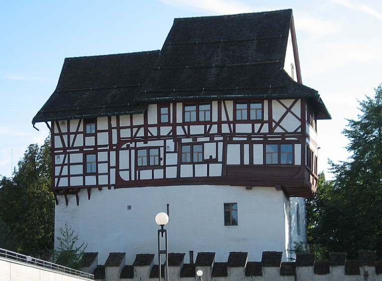 Zug Castle (Schloss Zug) is a historic landmark and cultural gem in the heart of Zug’s Old Town.